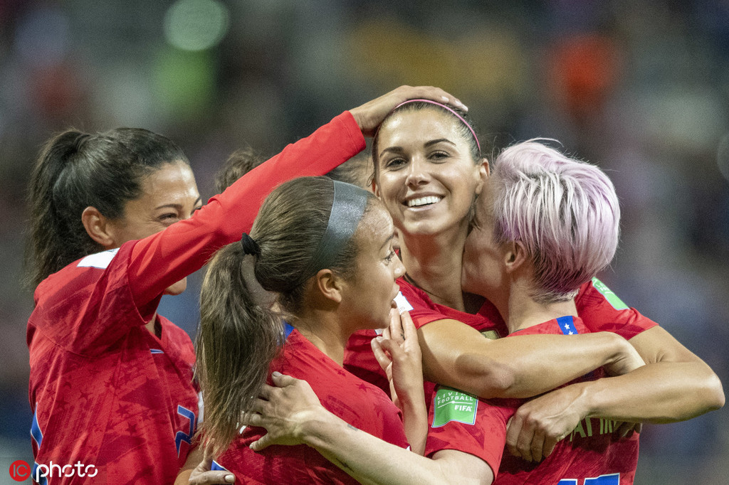 包含泰国羽毛球队血洗印尼羽毛球队，马琳高光表现的词条