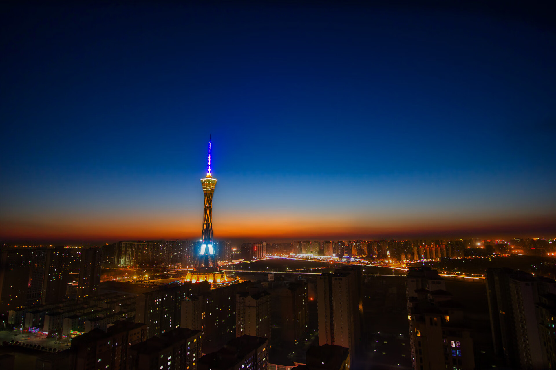 刺客与王冠，库里致命三分背后，独行侠为何倒在国王铁蹄之下？