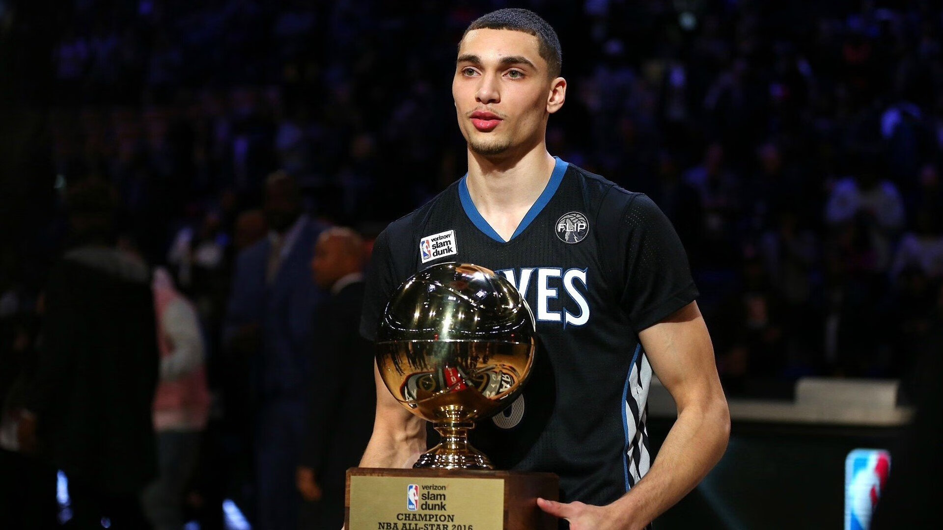 拉梅洛·鲍尔狂轰55分，深圳队加时逆转开拓者—一场改写历史的跨联盟巅峰对决